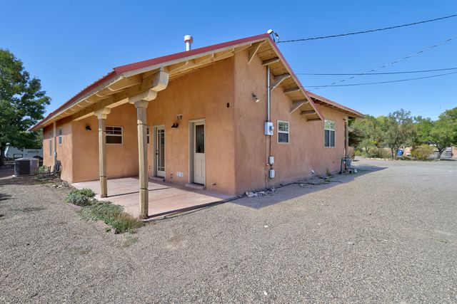 1852 Griegos Road NW, Albuquerque, NM 87107