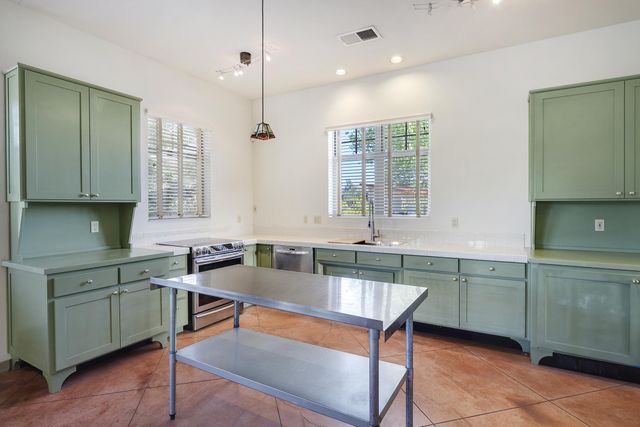 1852 Griegos Road NW, Albuquerque, NM 87107