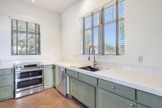 1852 Griegos Road NW, Albuquerque, NM 87107