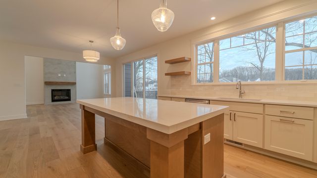 2900 Whispering Brook Lane, Valparaiso, IN 46385