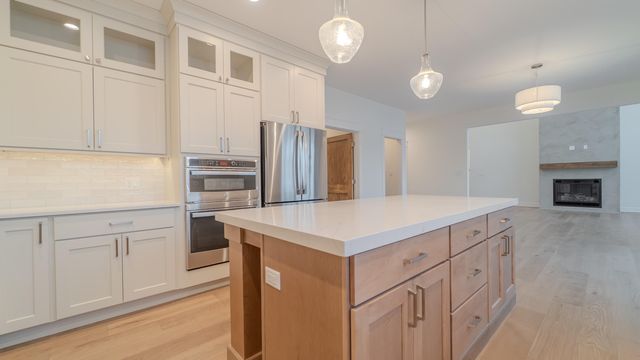 2900 Whispering Brook Lane, Valparaiso, IN 46385