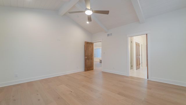 2900 Whispering Brook Lane, Valparaiso, IN 46385