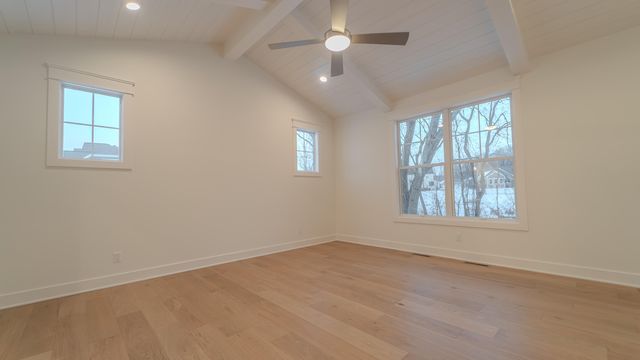 2900 Whispering Brook Lane, Valparaiso, IN 46385