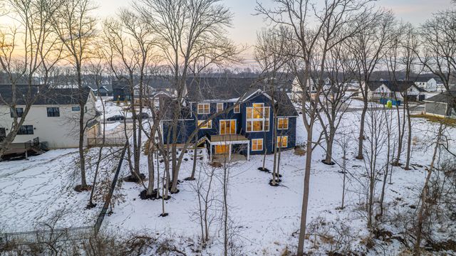 2900 Whispering Brook Lane, Valparaiso, IN 46385