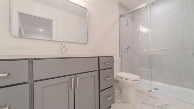 2900 Whispering Brook Lane, Valparaiso, IN 46385