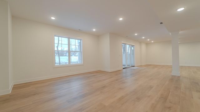 2900 Whispering Brook Lane, Valparaiso, IN 46385