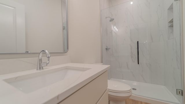 2900 Whispering Brook Lane, Valparaiso, IN 46385