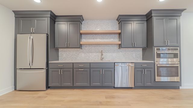 2900 Whispering Brook Lane, Valparaiso, IN 46385