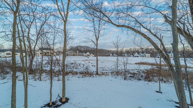 2900 Whispering Brook Lane, Valparaiso, IN 46385