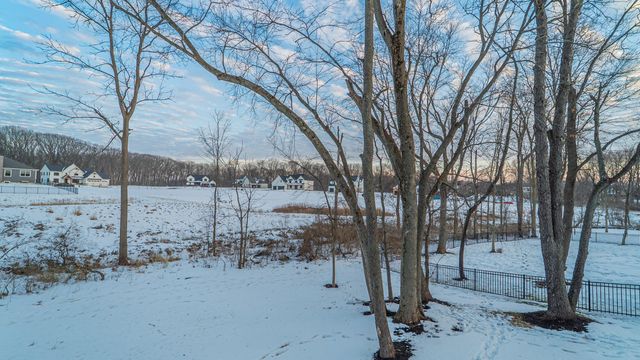 2900 Whispering Brook Lane, Valparaiso, IN 46385