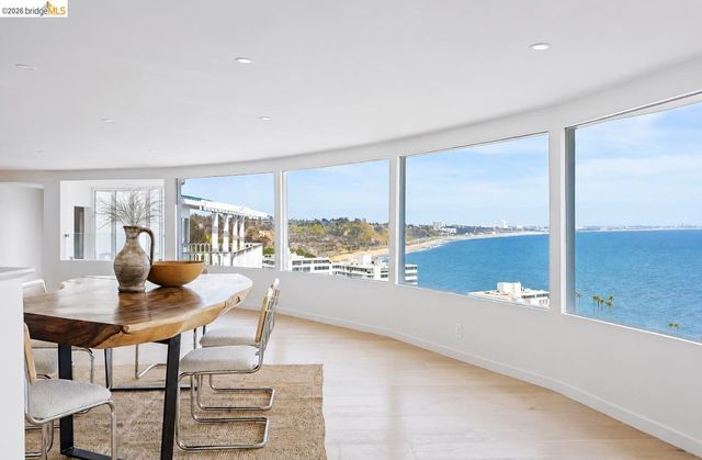 17440 Revello Dr, Pacific Palisades (los Angeles), CA 90272