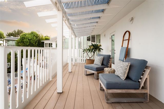 17440 Revello Dr, Pacific Palisades (los Angeles), CA 90272