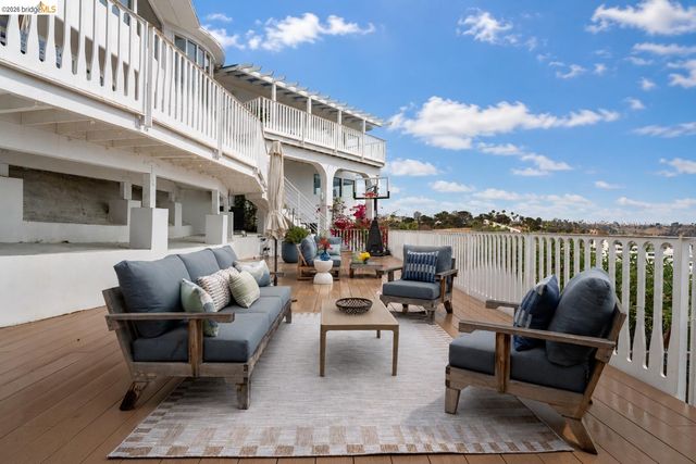 17440 Revello Dr, Pacific Palisades (los Angeles), CA 90272