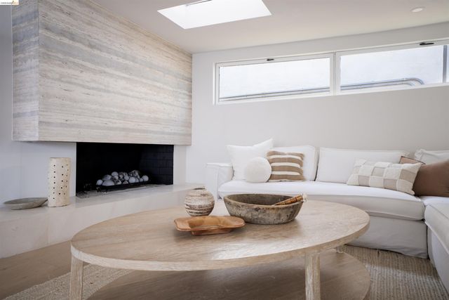 17440 Revello Dr, Pacific Palisades (los Angeles), CA 90272