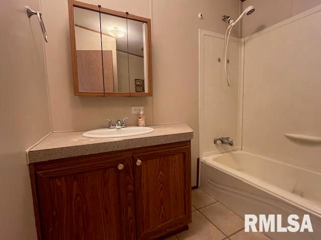 3106 N STEWART Lane, Marion, IL 62959