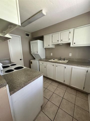 1433 Cedar Post Lane 35, Houston, TX 77055