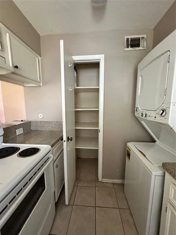 1433 Cedar Post Lane 35, Houston, TX 77055