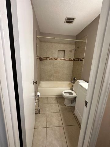1433 Cedar Post Lane 35, Houston, TX 77055