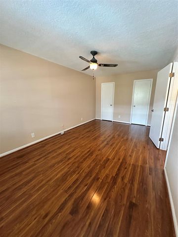 1433 Cedar Post Lane 35, Houston, TX 77055