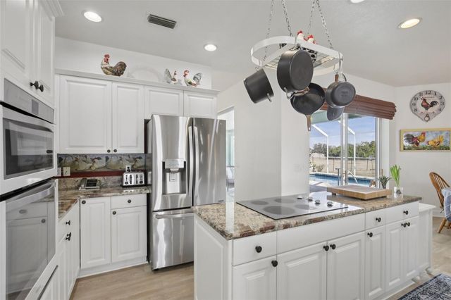 803 BEL AIR STAR PARKWAY, Sarasota, FL 34240