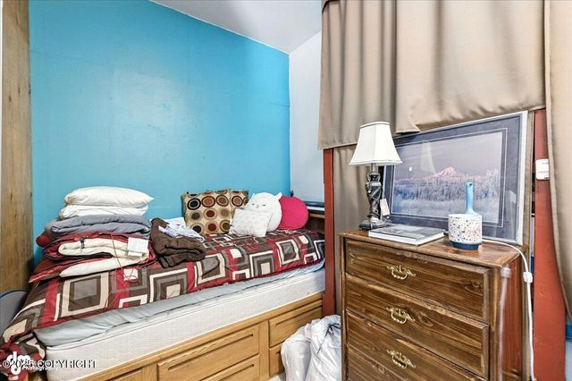 382 S Kobuk Street, Soldotna, AK 99669