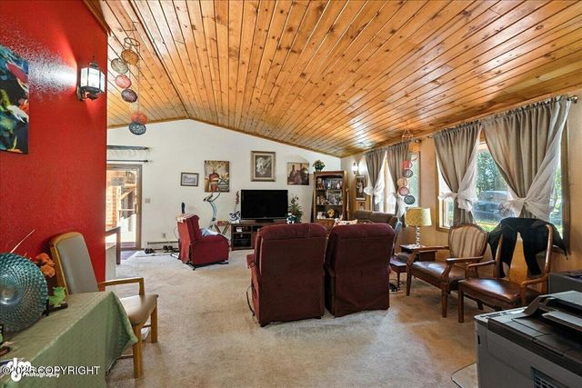 382 S Kobuk Street, Soldotna, AK 99669