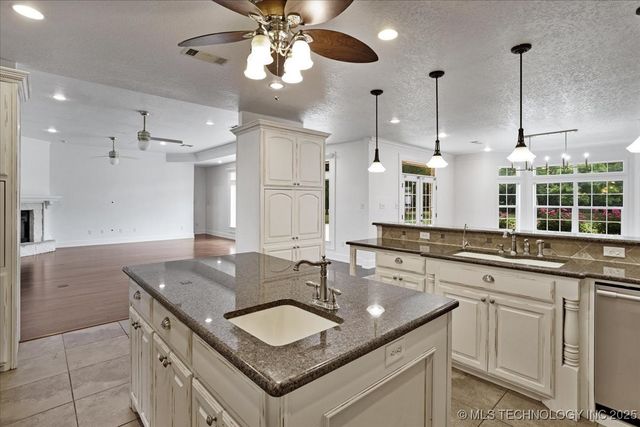 2259 E Rodeo Road, Durant, OK 74701