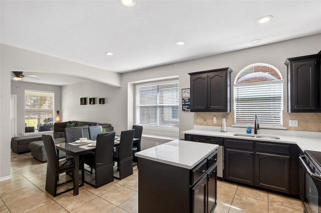 7214 Summit Parc Drive, Dallas, TX 75249