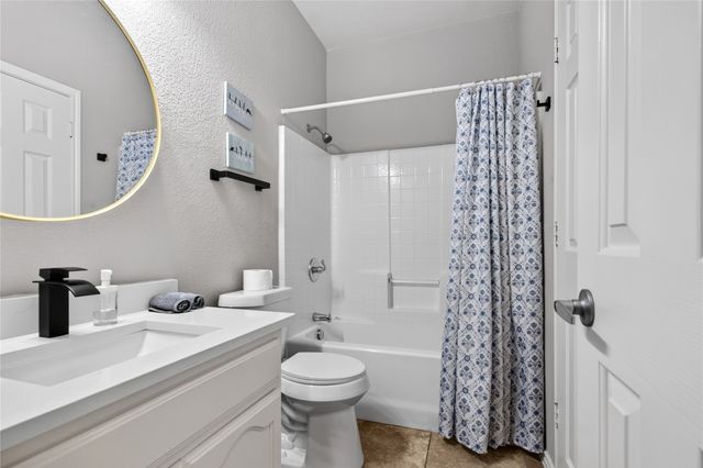 7214 Summit Parc Drive, Dallas, TX 75249