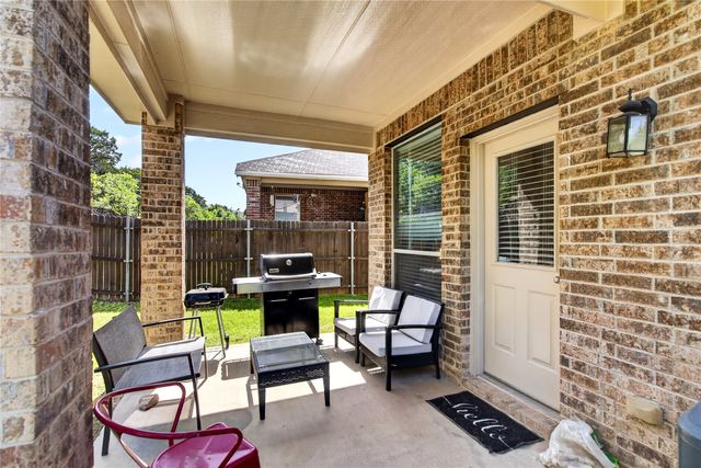 7214 Summit Parc Drive, Dallas, TX 75249