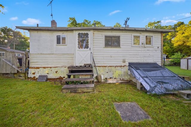 11106 Patterson Lake Drive, Pinckney, MI 48169