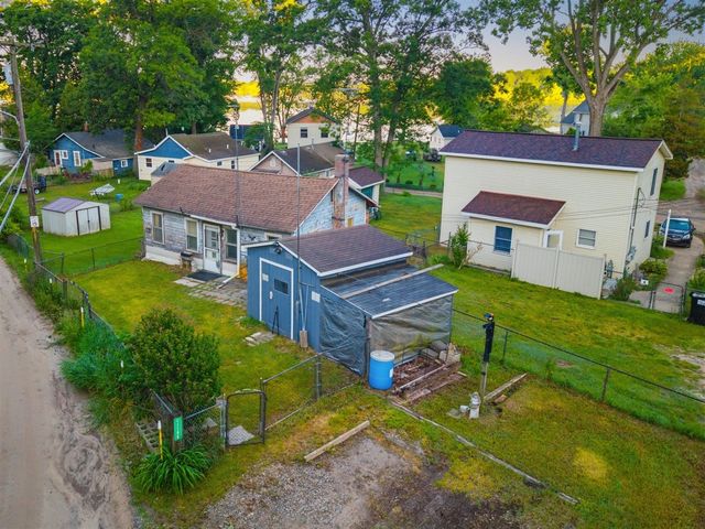 11106 Patterson Lake Drive, Pinckney, MI 48169