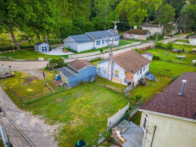 11106 Patterson Lake Drive, Pinckney, MI 48169