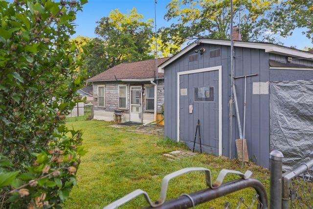 11106 Patterson Lake Drive, Pinckney, MI 48169