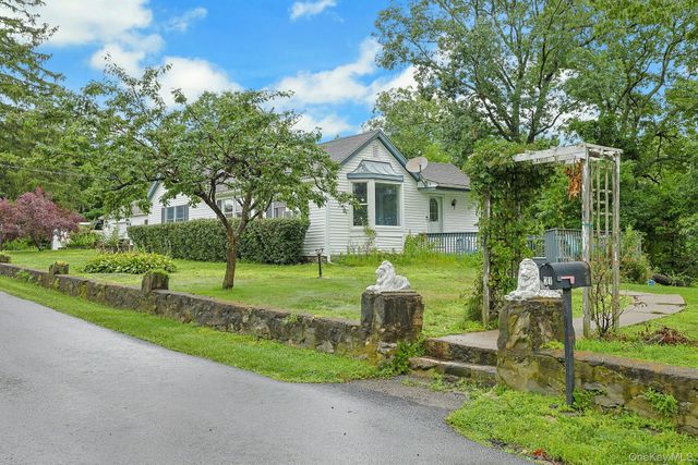 21 Sycamore Lane, Patterson, NY 12563