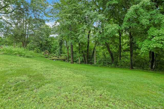21 Sycamore Lane, Patterson, NY 12563