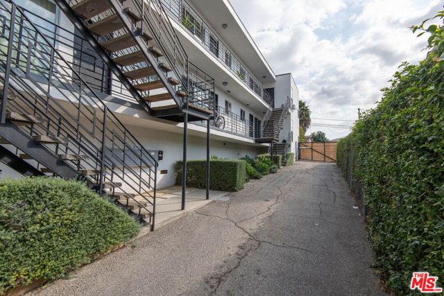 3951 Marathon Street 2, Los Angeles, CA 90029