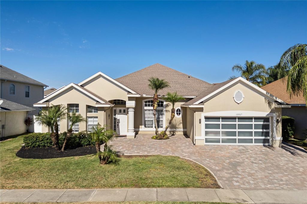 Image 2 of property listing at 13927 MAGNOLIA GLEN CIRCLE, Orlando, FL 32828