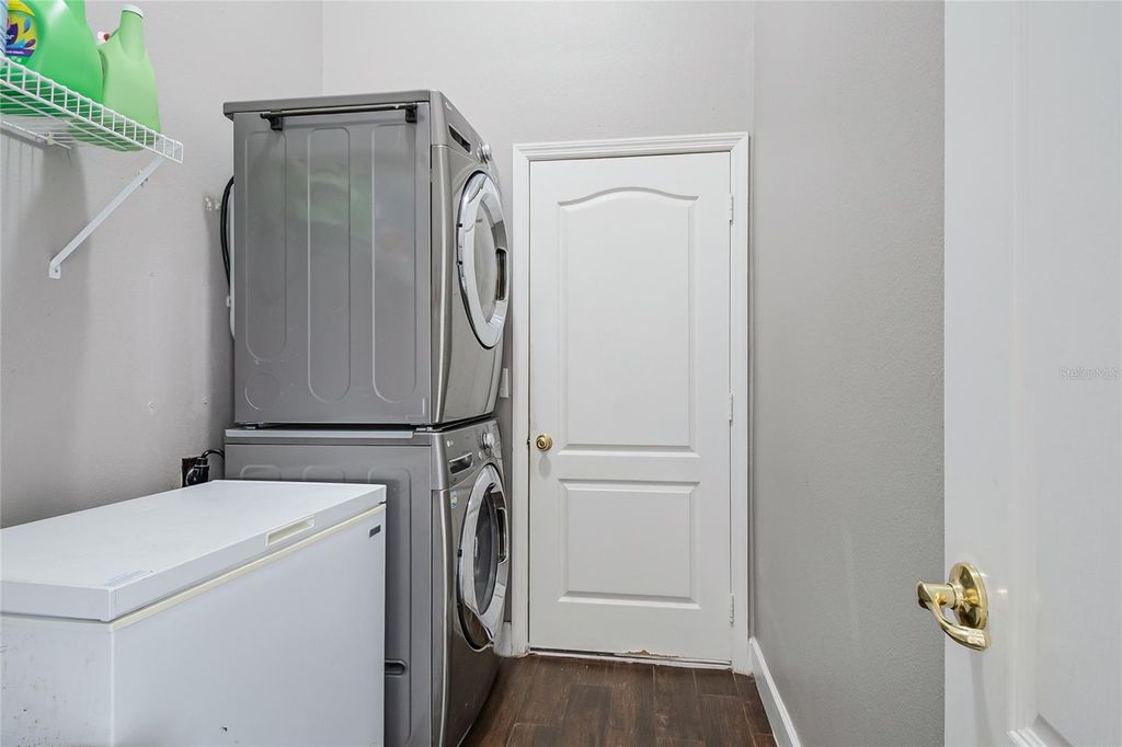 Image 17 of property listing at 13927 MAGNOLIA GLEN CIRCLE, Orlando, FL 32828