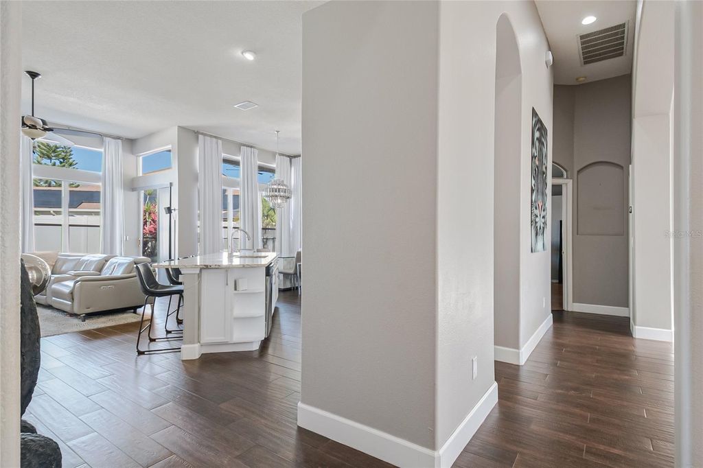 Image 25 of property listing at 13927 MAGNOLIA GLEN CIRCLE, Orlando, FL 32828