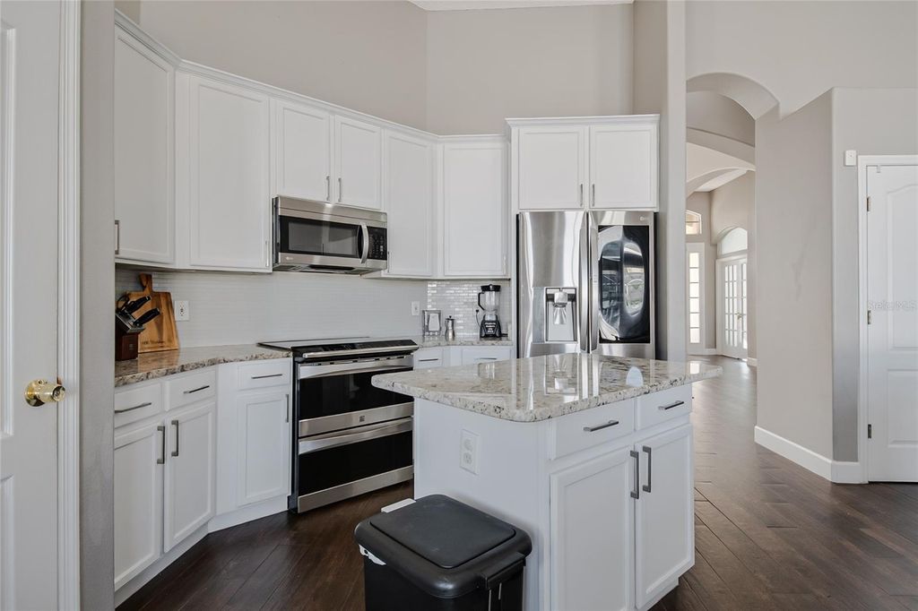 Image 29 of property listing at 13927 MAGNOLIA GLEN CIRCLE, Orlando, FL 32828