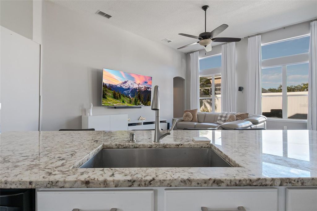 Image 31 of property listing at 13927 MAGNOLIA GLEN CIRCLE, Orlando, FL 32828