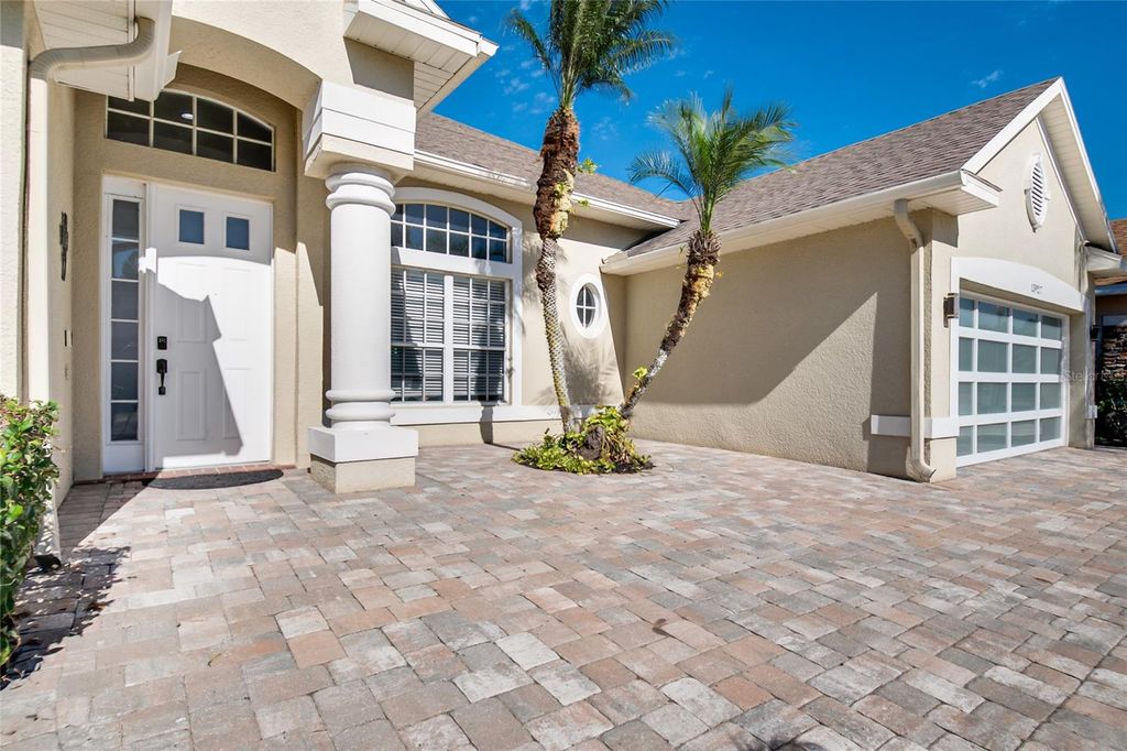 Image 7 of property listing at 13927 MAGNOLIA GLEN CIRCLE, Orlando, FL 32828