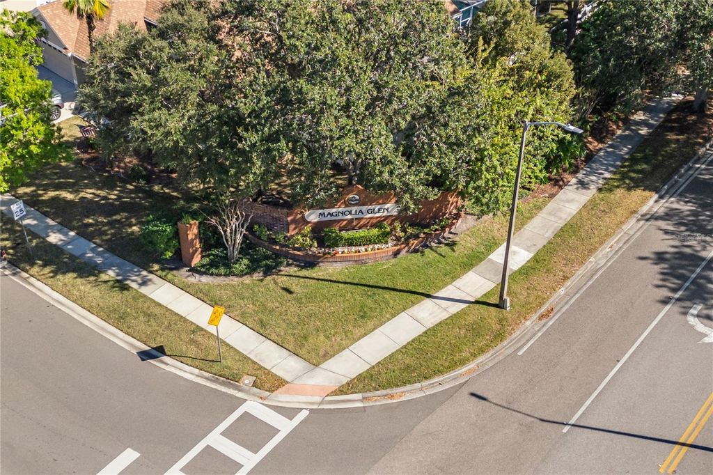 Image 68 of property listing at 13927 MAGNOLIA GLEN CIRCLE, Orlando, FL 32828