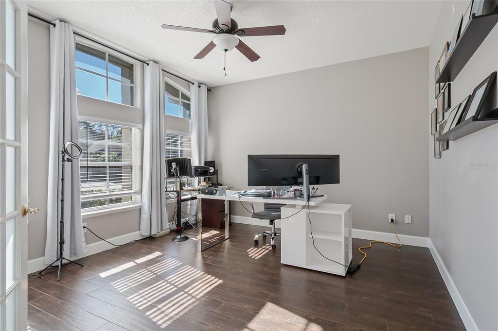 Image 10 of property listing at 13927 MAGNOLIA GLEN CIRCLE, Orlando, FL 32828