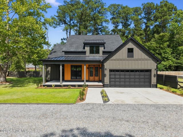 511 Friends Road SE, Leland, NC 28451