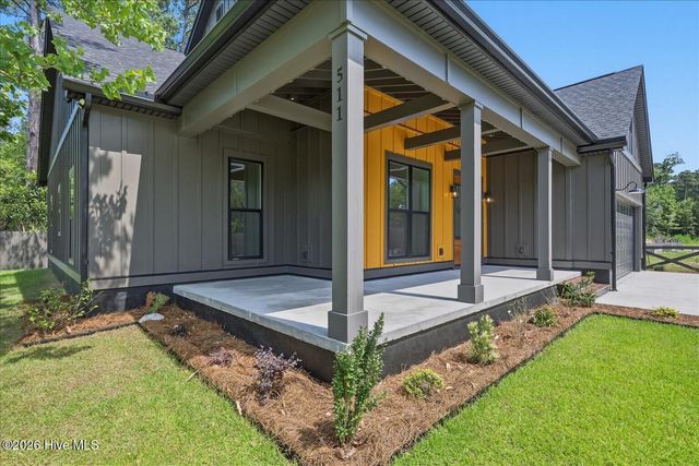 511 Friends Road SE, Leland, NC 28451