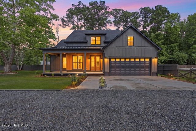 511 Friends Road SE, Leland, NC 28451