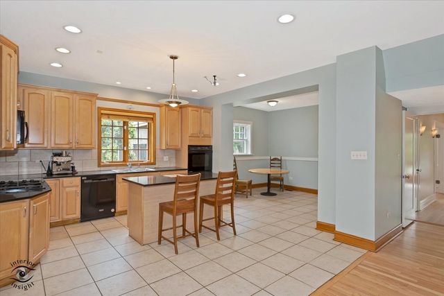 10050 S Damen Avenue, Chicago, IL 60643