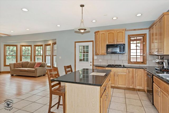 10050 S Damen Avenue, Chicago, IL 60643